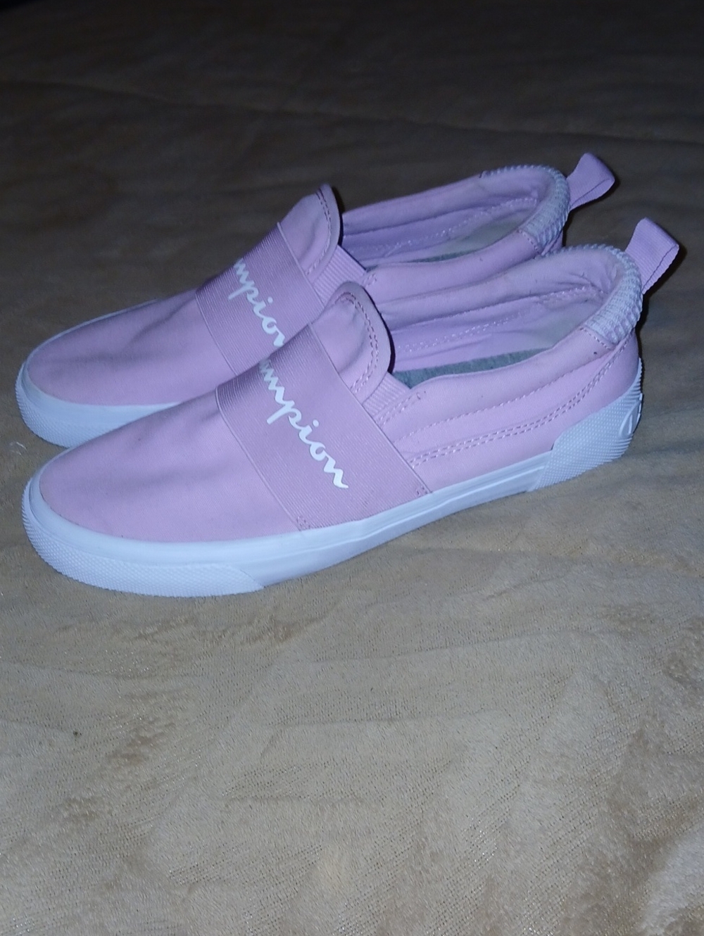Champion Women's Slip-On Sneakers in Pastel Pink with White Sole Sz: 9